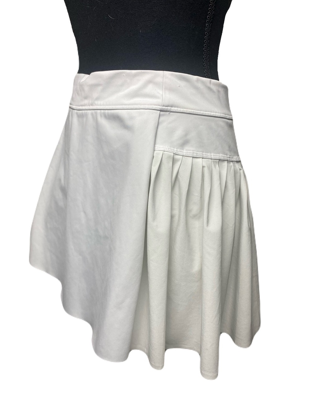 Athleta Advantage Skort White Pleated Panel Skater Skirt Skort Women’s Small